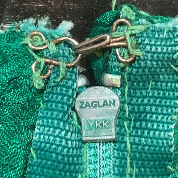 1980s Vintage Fully Embellished Sequin/Silk Emerald Green Long Sleeve Top Small - Picture 5 of 17